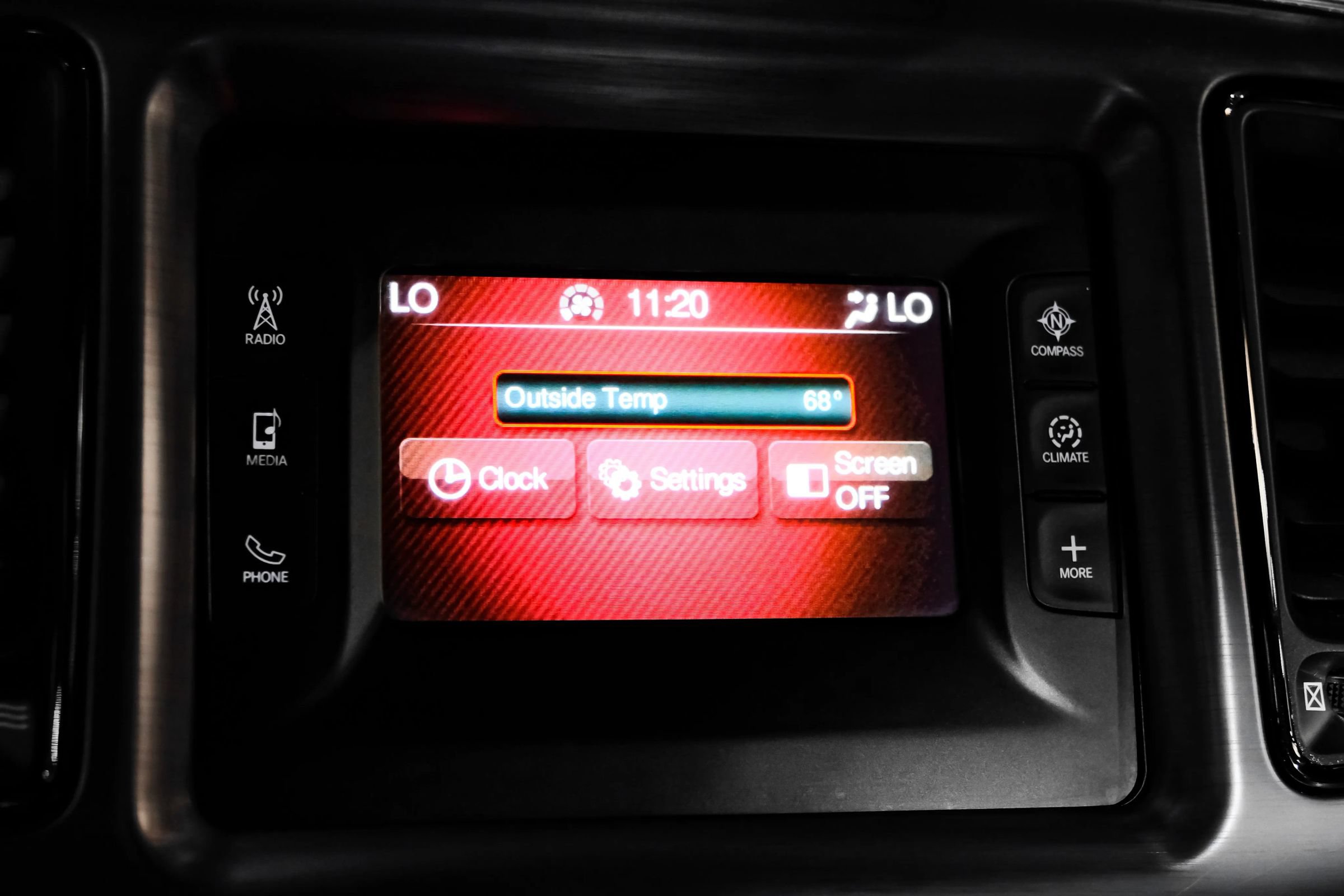Used 2016 Dodge Challenger SXT RWD image 27