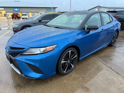 Used 2018 Toyota Camry XSE image 2