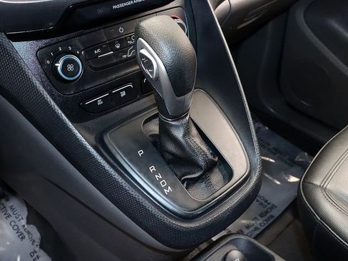 Used 2022 Ford Transit Connect XL image 17