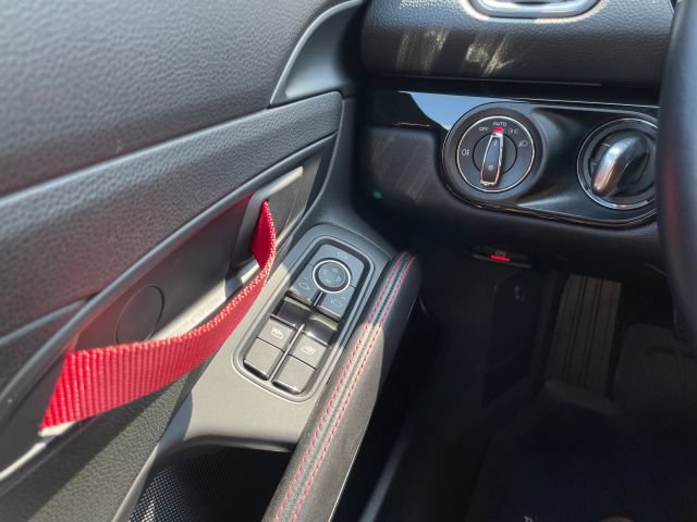 Used 2023 Porsche 718 Cayman w/ 718 T Interior Package RWD image 33