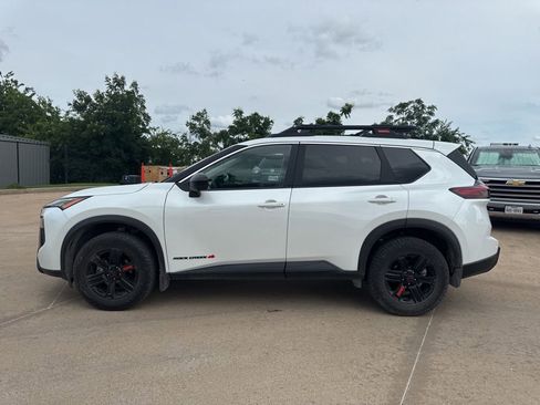 Certified 2025 Nissan Rogue SV AWD/4WD image 2