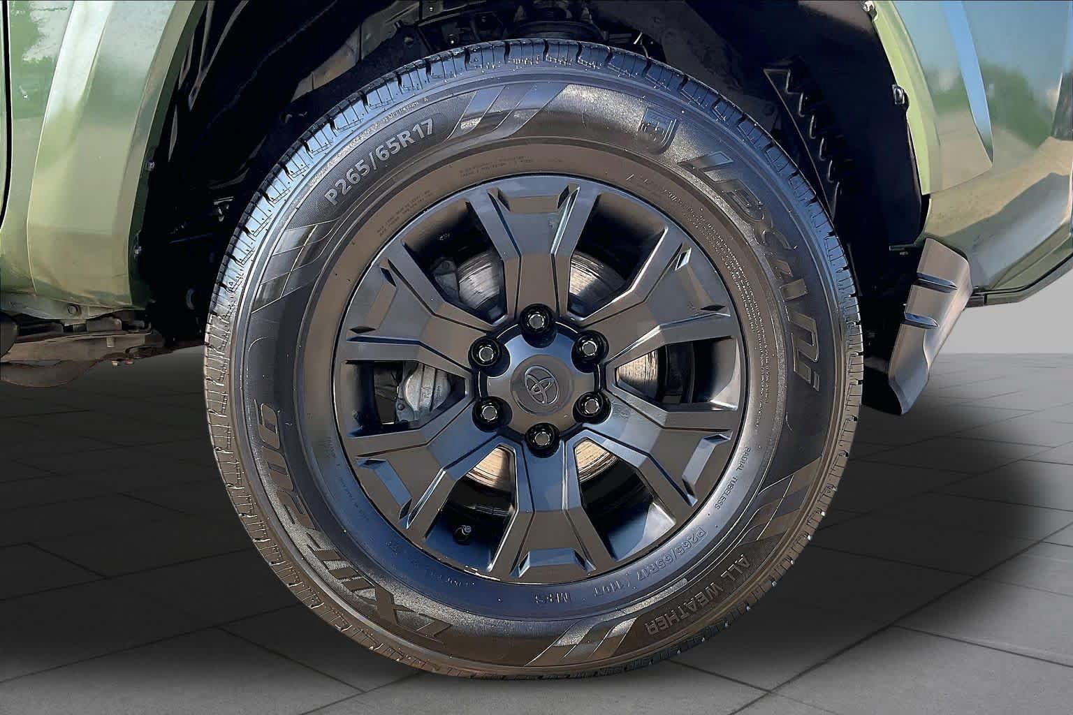 Used 2021 Toyota Tacoma TRD Sport w/ Technology Package RWD image 11