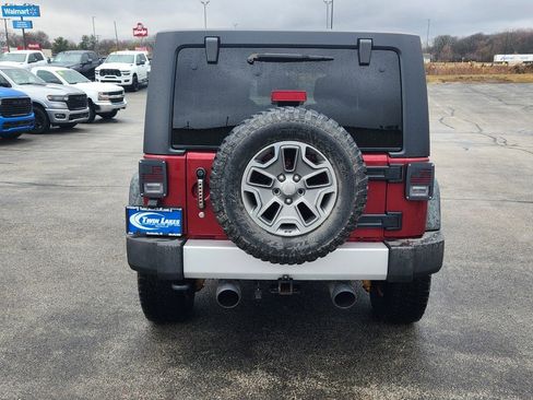 Used 2013 Jeep Wrangler Unlimited Rubicon w/ Connectivity Group AWD/4WD image 7