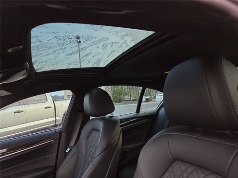 Used 2021 BMW 530i xDrive w/ Premium Package AWD/4WD image 29