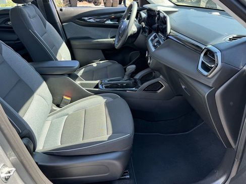 Used 2024 Chevrolet TrailBlazer LS image 19