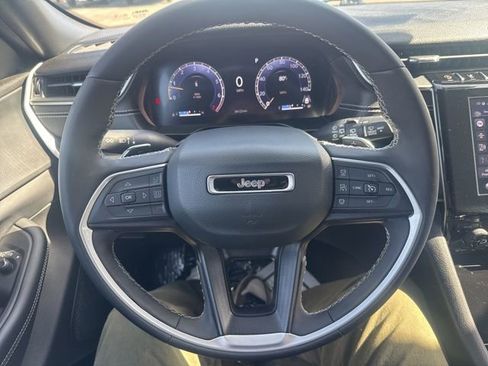 Certified 2023 Jeep Grand Cherokee Altitude RWD image 13