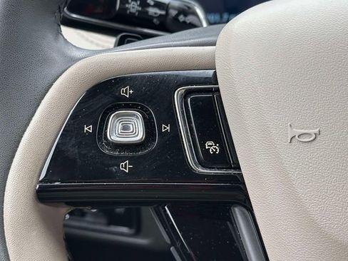 Used 2023 Lincoln Corsair AWD image 19