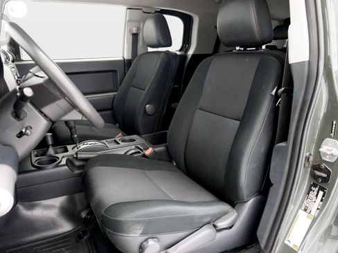 Used 2013 Toyota FJ Cruiser 4WD image 11