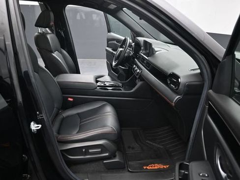 Certified 2025 Honda Pilot TrailSport image 34