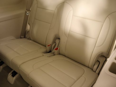 Used 2022 GMC Acadia Denali FWD image 13