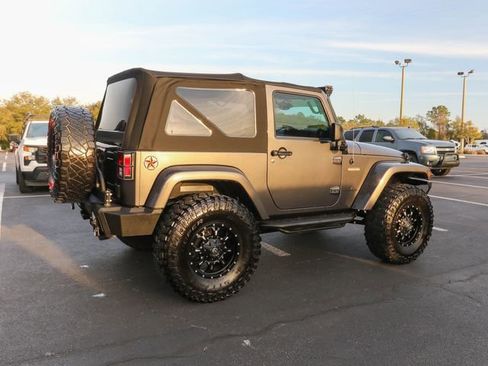 Used 2017 Jeep Wrangler Sport image 10