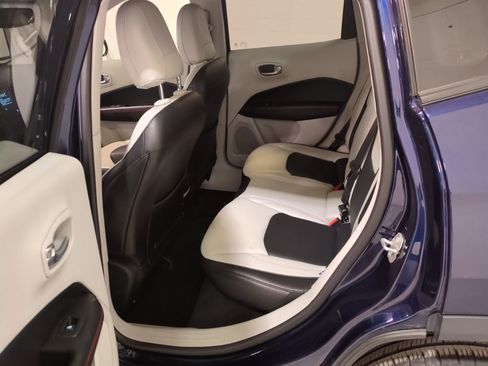 Used 2018 Jeep Compass Limited image 14