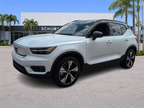 Used 2022 Volvo XC40 P8 Recharge Plus image 4