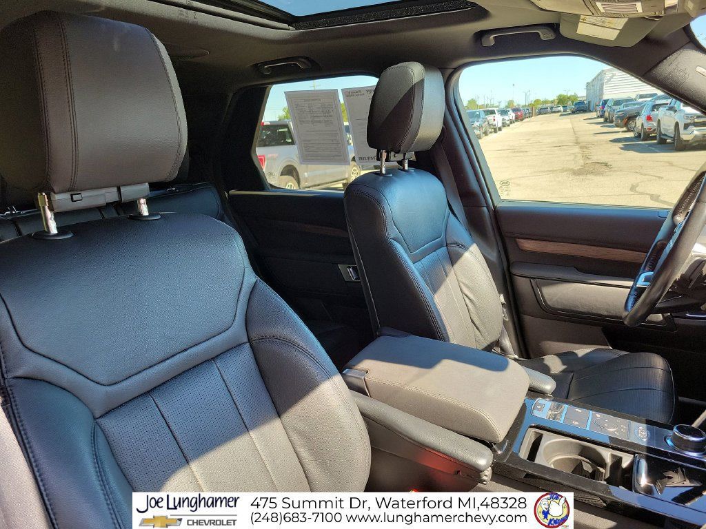Used 2019 Land Rover Discovery HSE AWD/4WD image 29