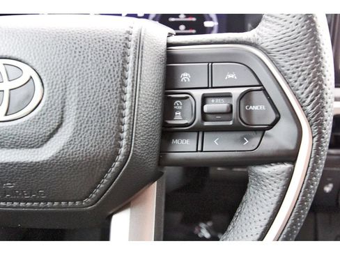 Used 2025 Toyota Tacoma Limited AWD/4WD image 19