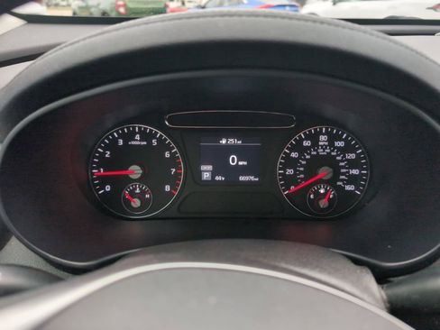 Used 2019 Kia Sorento LX image 17