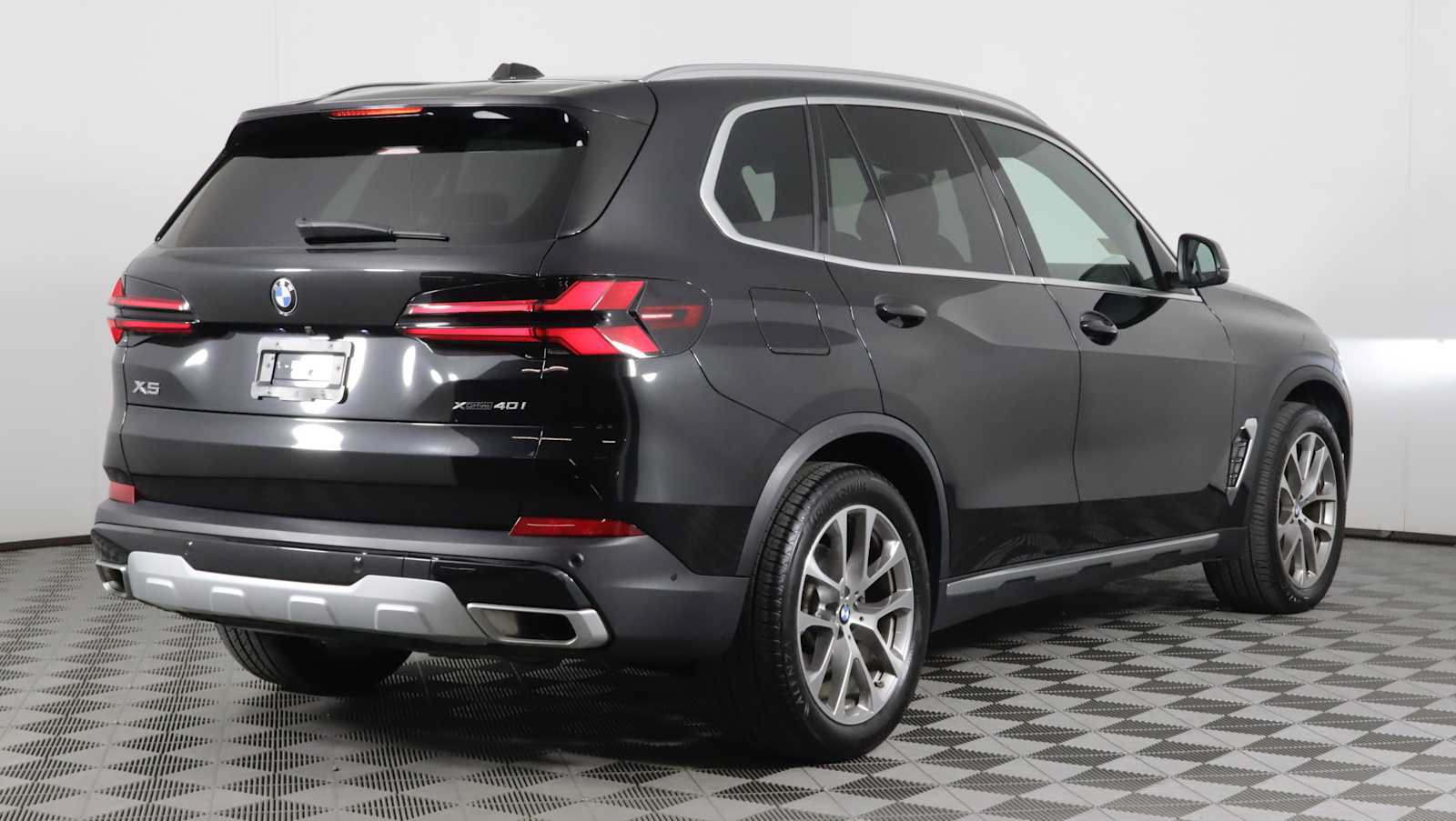 Used 2024 BMW X5 xDrive40i AWD/4WD image 6