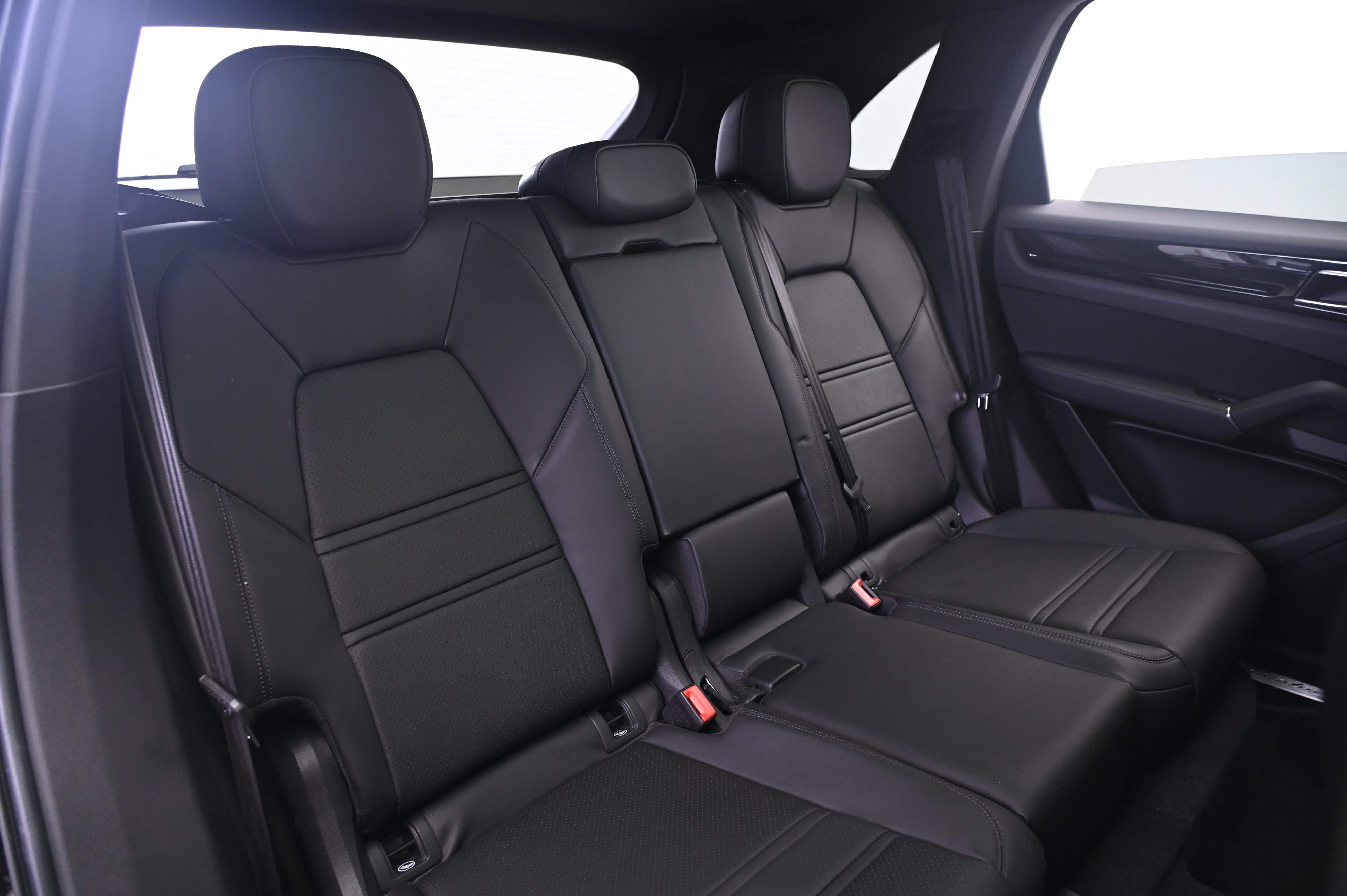 Certified 2023 Porsche Cayenne AWD/4WD image 19