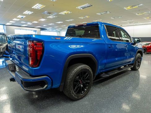 Used 2022 GMC Sierra 1500 Elevation w/ LPO, Elevation Black Package image 6