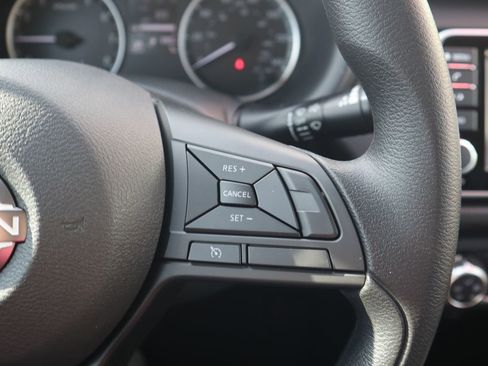 New 2025 Nissan Kicks Play S image 17