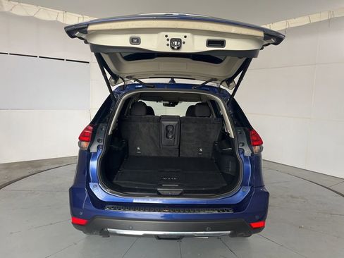 Used 2019 Nissan Rogue SV w/ Premium Package AWD/4WD image 12