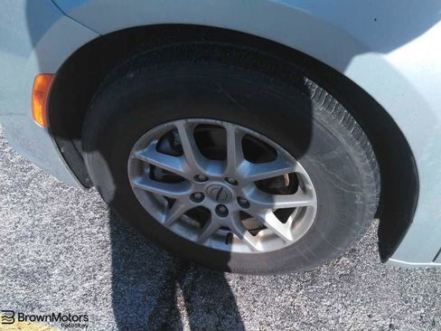 Used 2023 Chrysler Pacifica Touring-L image 1