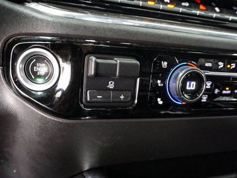 Used 2023 Chevrolet Silverado 1500 LTZ AWD/4WD image 23