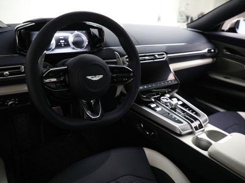 New 2025 Aston Martin Vanquish image 26