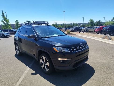 Used 2018 Jeep Compass Latitude w/ Popular Equipment Group AWD/4WD image 1