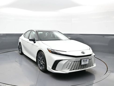Certified 2025 Toyota Camry XSE image 3