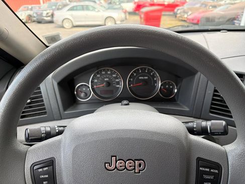 Used 2007 Jeep Grand Cherokee Laredo w/ Cargo Convenience Group image 20