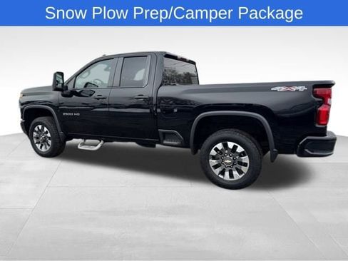 Used 2021 Chevrolet Silverado 2500 Custom w/ Custom Value Package image 7