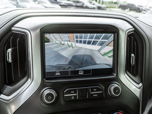 Used 2021 Chevrolet Silverado 1500 LT Trail Boss w/ Convenience Package II image 11