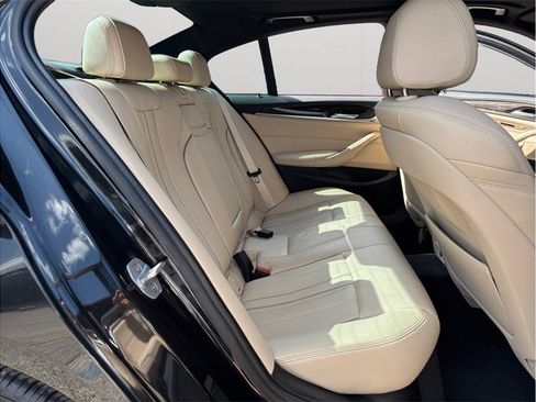 Used 2018 BMW 530i w/ Premium Package RWD image 46