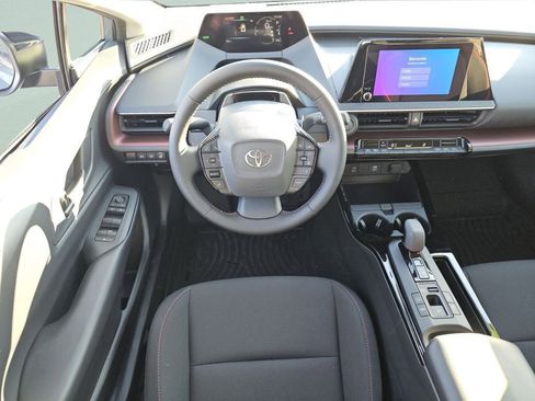 New 2026 Toyota Prius Plug-In Hybrid FWD image 4