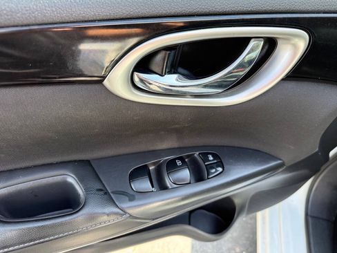 Used 2019 Nissan Sentra SV FWD image 10