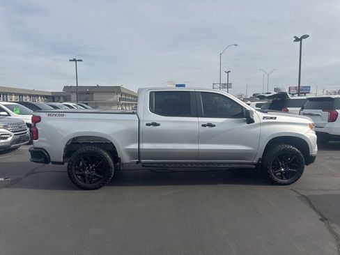 Used 2022 Chevrolet Silverado 1500 LT Trail Boss w/ Convenience Package II image 2