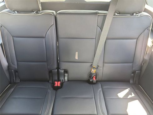 Used 2024 GMC Yukon XL SLT image 14