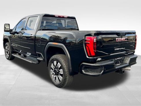 Used 2025 GMC Sierra 2500 Denali image 11