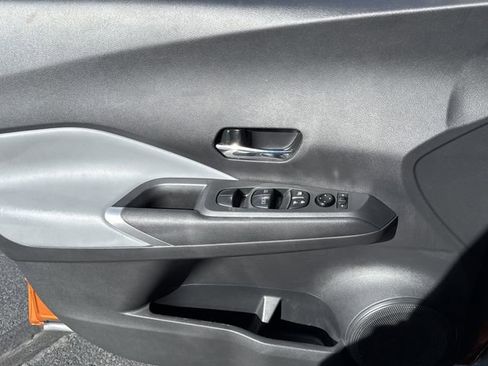 Used 2022 Nissan Kicks SR w/ Premium Package image 7