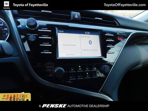 Used 2018 Toyota Camry LE image 7