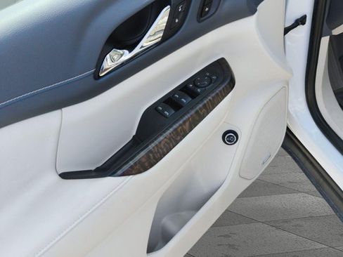 Used 2020 GMC Acadia Denali w/ Technology Package FWD image 9