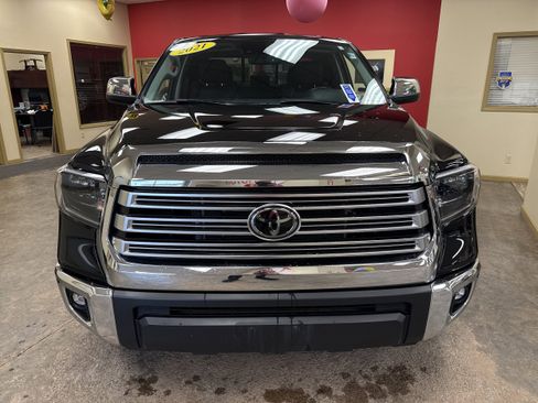 Used 2021 Toyota Tundra Limited w/ Limited Premium Package AWD/4WD image 2