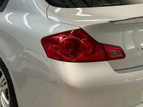 Used 2015 INFINITI Q40 w/ Navigation Package RWD image 14