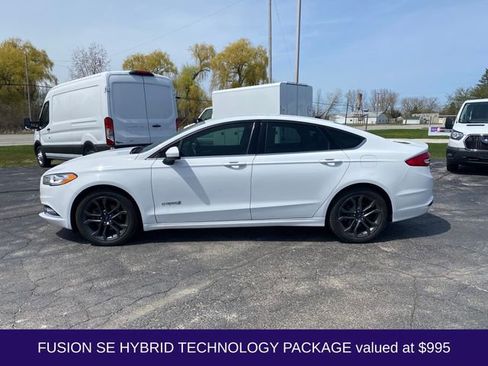 Used 2018 Ford Fusion SE w/ Equipment Group 601A FWD image 4