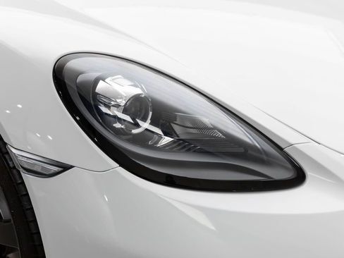 Used 2018 Porsche 718 Cayman image 38