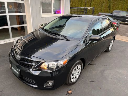 Used 2013 Toyota Corolla L image 3