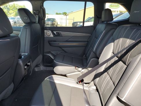 New 2026 Buick Enclave Avenir w/ Super Cruise Package FWD image 11