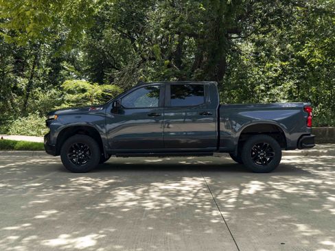Used 2021 Chevrolet Silverado 1500 LT Trail Boss w/ Convenience Package II AWD/4WD image 6