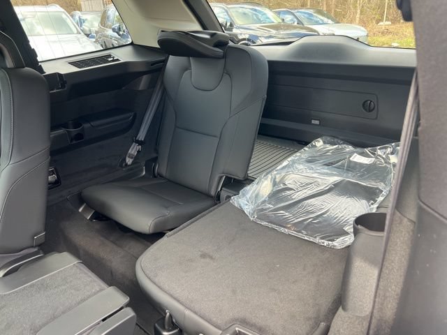 New 2026 Volvo XC90 T8 Plus w/ Protection Package Premier AWD/4WD image 22